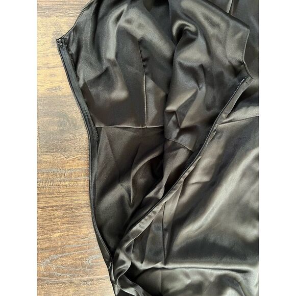 Petal and Pup Nadia One Shoulder Maxi Dress - Black US 6 Holiday Wedding NWT - Picture 6 of 8